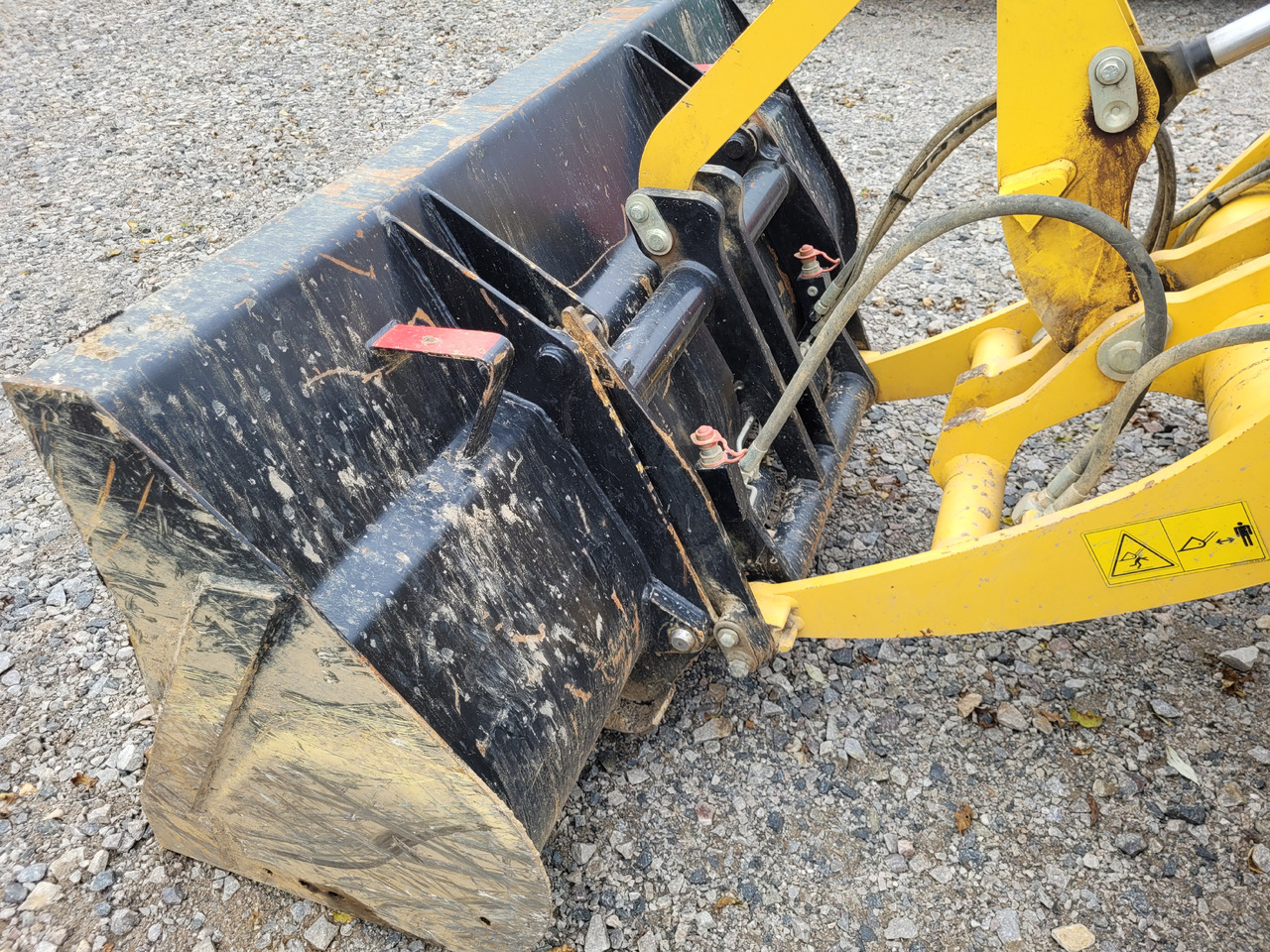 YANMAR V65 - Chargeuse sur pneus: photos 2 YANMAR V65 - Chargeuse sur pneus: photos 2