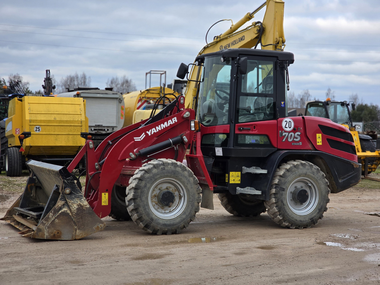 YANMAR V70S - Chargeuse sur pneus: photos 3 YANMAR V70S - Chargeuse sur pneus: photos 3