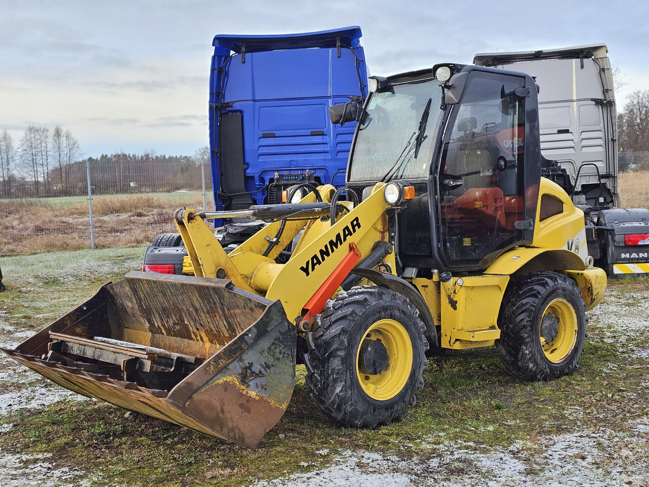 YANMAR V8, 744 hours! - Chargeuse sur pneus: photos 1 YANMAR V8, 744 hours! - Chargeuse sur pneus: photos 1