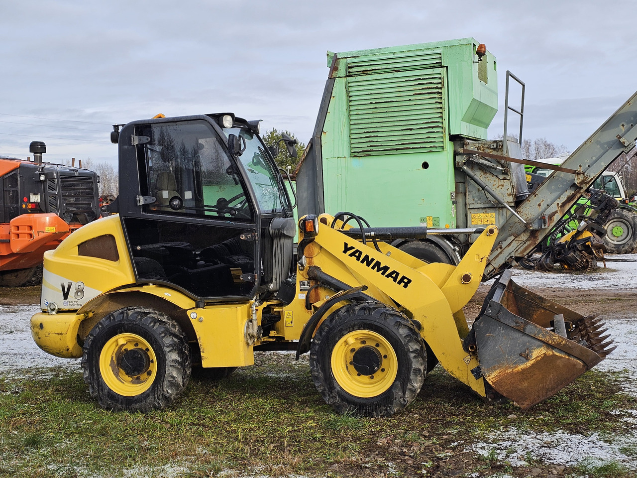 YANMAR V8, 744 hours! - Chargeuse sur pneus: photos 3 YANMAR V8, 744 hours! - Chargeuse sur pneus: photos 3