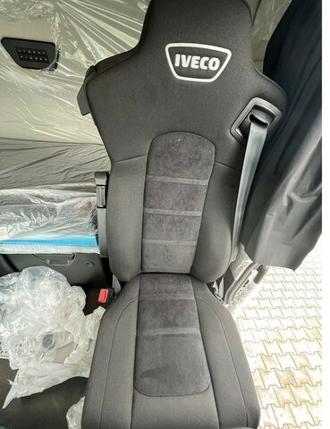 IVECO S-Way AS440S49T/P-AF4T COMFORT AERO PREMIUM LED... - Tracteur routier: photos 4 IVECO S-Way AS440S49T/P-AF4T COMFORT AERO PREMIUM LED... - Tracteur routier: photos 4