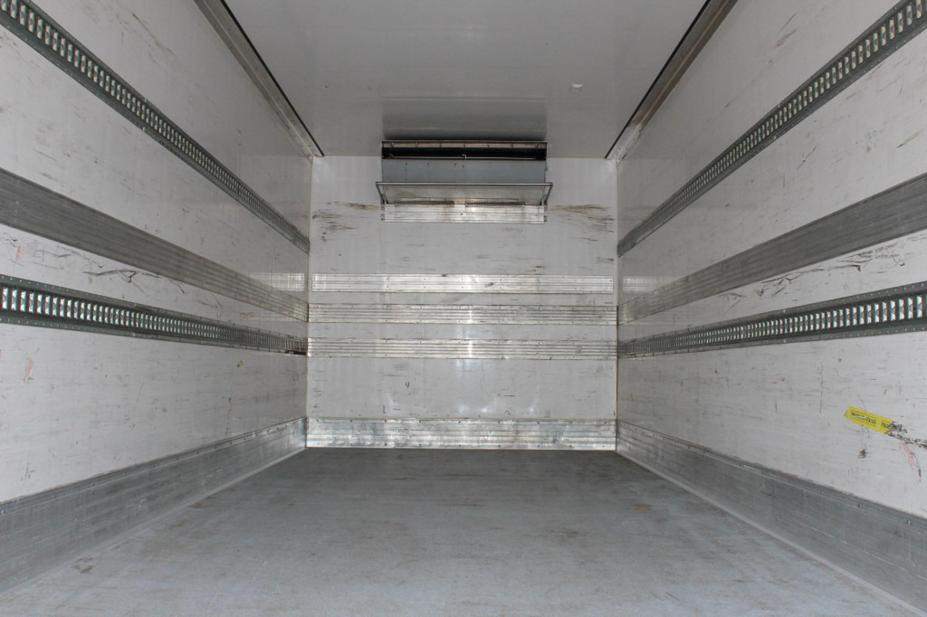 Renault Midlum 270 E5 TK T600R Strom LBW Seiten Tür FRC - Camion: photos 2 Renault Midlum 270 E5 TK T600R Strom LBW Seiten Tür FRC - Camion: photos 2