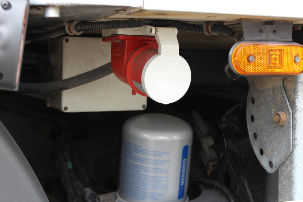 Renault Midlum 270 E5 TK T600R Strom LBW Seiten Tür FRC - Camion: photos 4 Renault Midlum 270 E5 TK T600R Strom LBW Seiten Tür FRC - Camion: photos 4