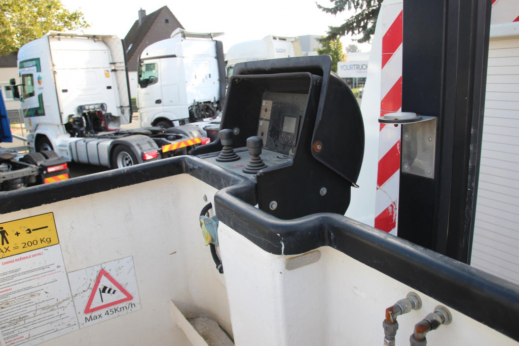 Iveco Daily 70-170 EEV VDT-170-F 20 m 2 Pers.Korb - Camion avec nacelle: photos 2 Iveco Daily 70-170 EEV VDT-170-F 20 m 2 Pers.Korb - Camion avec nacelle: photos 2