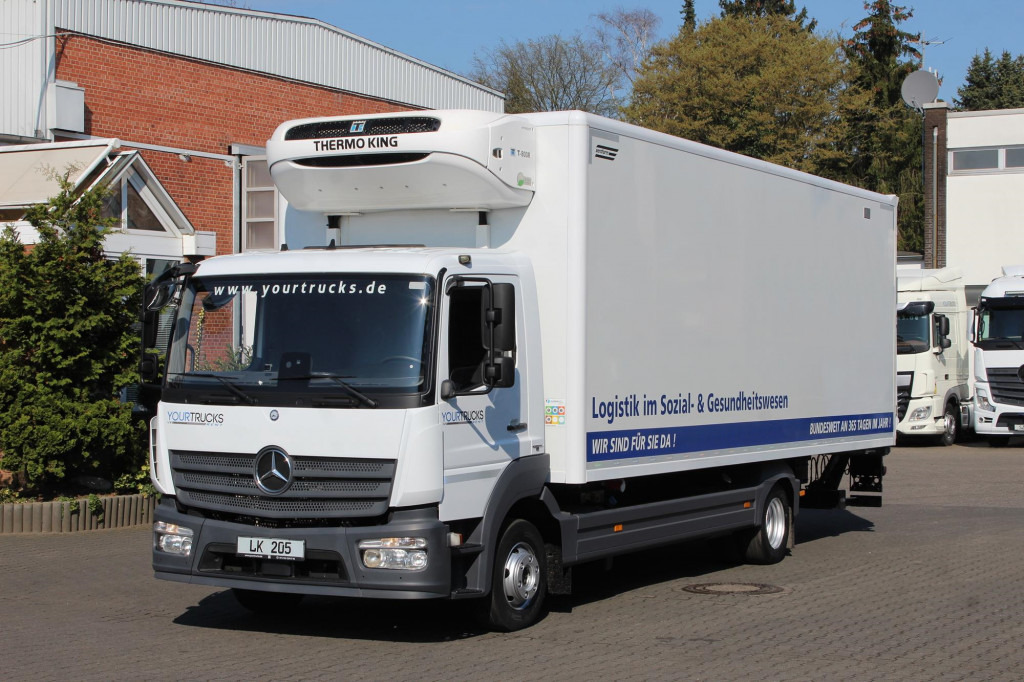 Mercedes-Benz Atego 1221 E6 TK T-800 R Strom Türen+LBW - Camion frigorifique: photos 1 Mercedes-Benz Atego 1221 E6 TK T-800 R Strom Türen+LBW - Camion frigorifique: photos 1