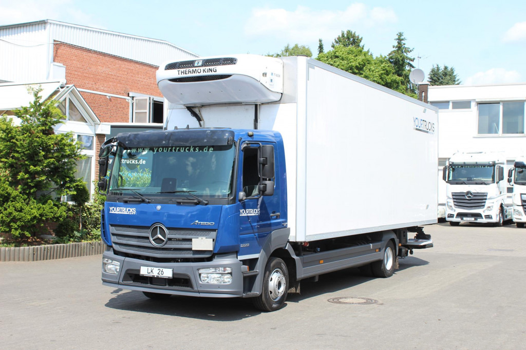 Mercedes-Benz Atego 1223 E6 TK T-800 R Strom LBW 298Tkm - Camion frigorifique: photos 1 Mercedes-Benz Atego 1223 E6 TK T-800 R Strom LBW 298Tkm - Camion frigorifique: photos 1