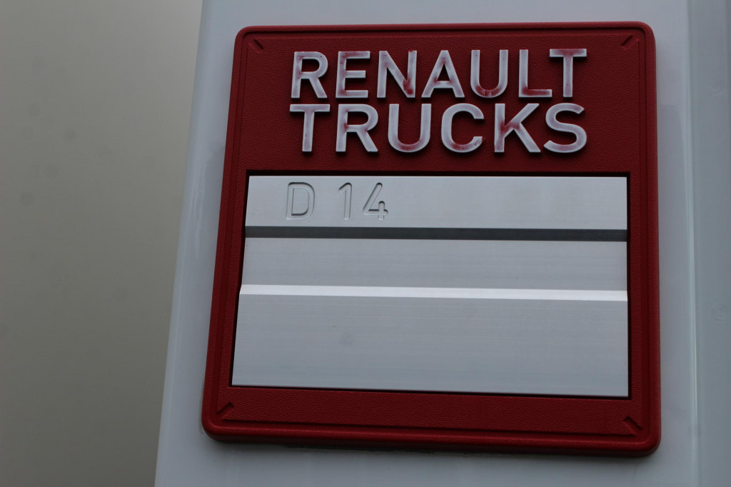 Renault D14 220E6 Laderbordwand nur 185 Tkm Klima - Camion fourgon: photos 5 Renault D14 220E6 Laderbordwand nur 185 Tkm Klima - Camion fourgon: photos 5