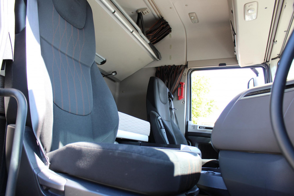 Daf XF 530 SC Retarder ACC LDWS Kühlbox Vollspoiler - Tracteur routier: photos 2 Daf XF 530 SC Retarder ACC LDWS Kühlbox Vollspoiler - Tracteur routier: photos 2