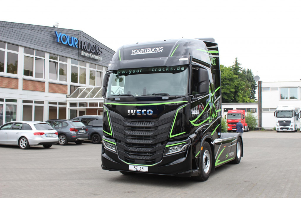Iveco S-Way 480 Retarder Standklima 2Tanks Navi LED - Tracteur routier: photos 1 Iveco S-Way 480 Retarder Standklima 2Tanks Navi LED - Tracteur routier: photos 1