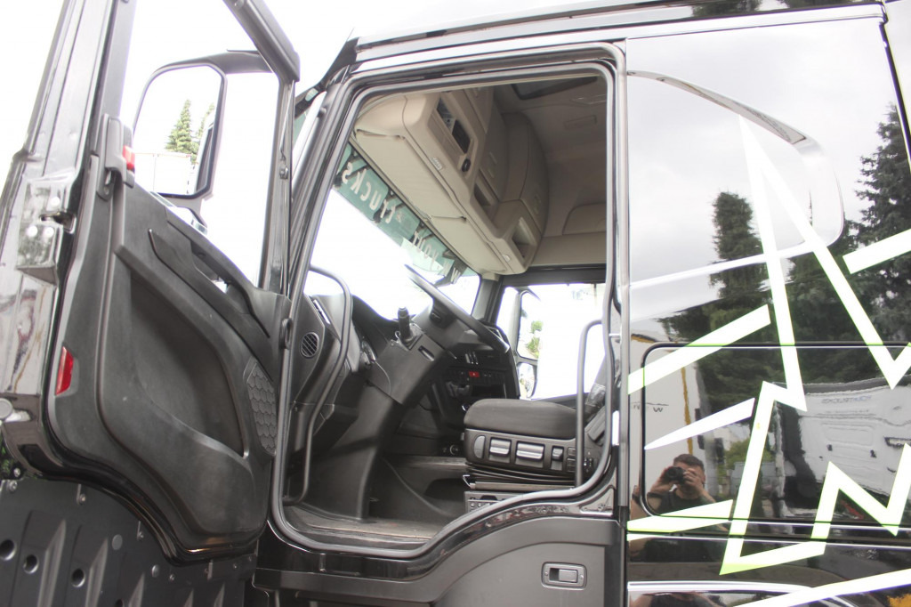 Iveco S-Way 480 Retarder Standklima 2Tanks Navi LED - Tracteur routier: photos 5 Iveco S-Way 480 Retarder Standklima 2Tanks Navi LED - Tracteur routier: photos 5