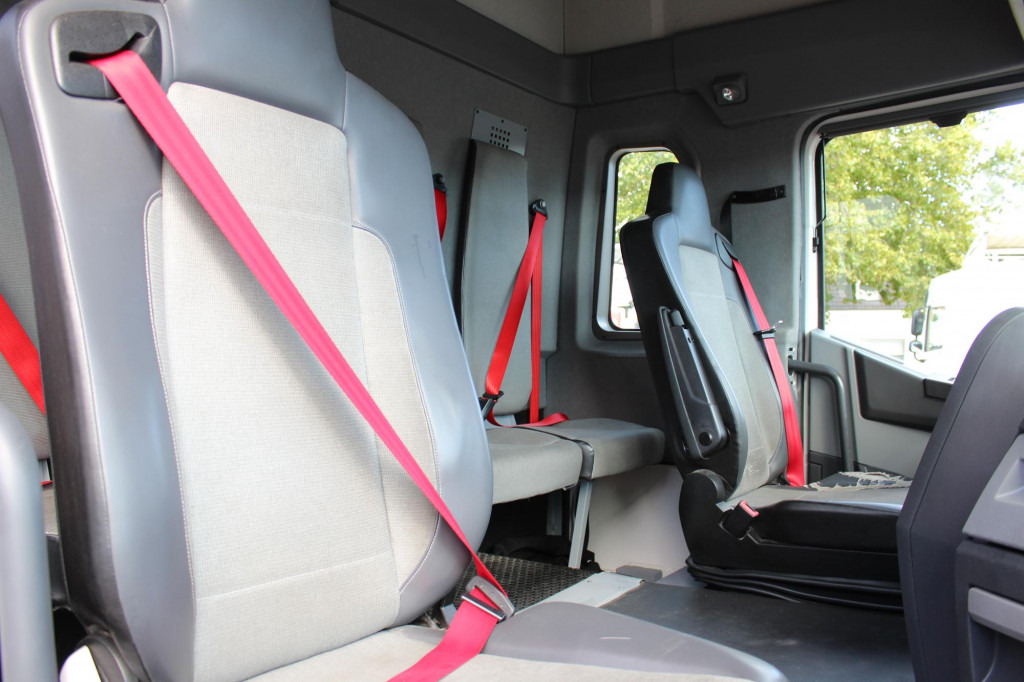 Renault T 430 E6   6 Sitze  Ex- Fahrschule  nur 64Tkm ! - Tracteur routier: photos 3 Renault T 430 E6   6 Sitze  Ex- Fahrschule  nur 64Tkm ! - Tracteur routier: photos 3