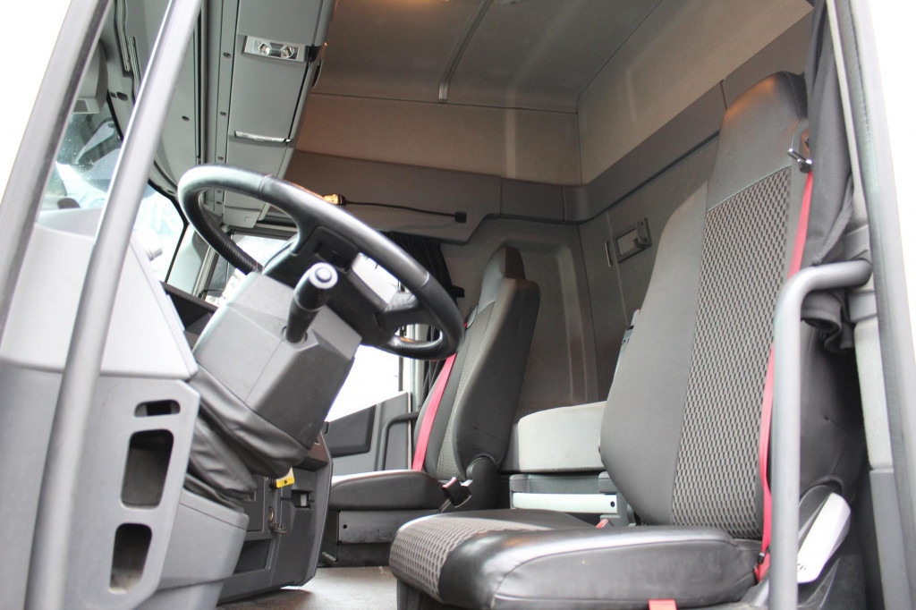 Renault T460 Retarder 2 Tanks Standklima VIN : KD - Tracteur routier: photos 4 Renault T460 Retarder 2 Tanks Standklima VIN : KD - Tracteur routier: photos 4