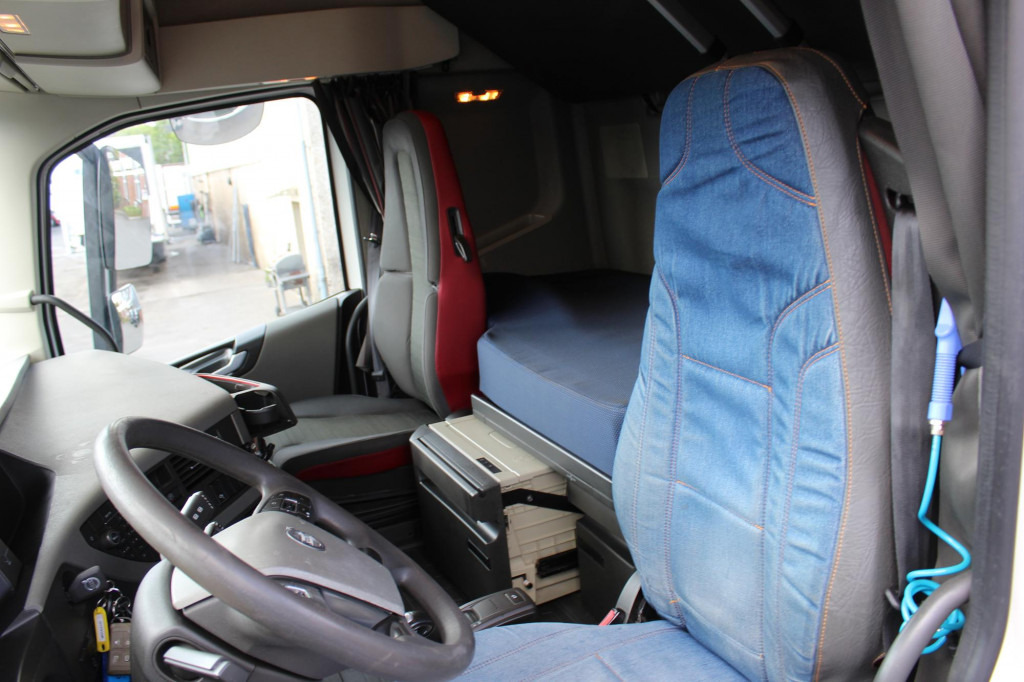 Volvo FH 500 E6 Globe I-Shift I-Park Cool Kühlbox - Tracteur routier: photos 3 Volvo FH 500 E6 Globe I-Shift I-Park Cool Kühlbox - Tracteur routier: photos 3
