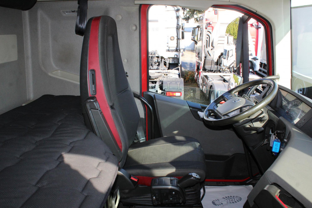 Volvo FH 500 Globe XL I-Park Cool Xenon VIN: MB - Tracteur routier: photos 4 Volvo FH 500 Globe XL I-Park Cool Xenon VIN: MB - Tracteur routier: photos 4