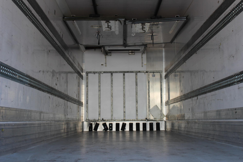 Volvo FM 420 E6 TK T-1200 Spect. Bi-Temp. Strom LBW TW - Camion frigorifique: photos 4 Volvo FM 420 E6 TK T-1200 Spect. Bi-Temp. Strom LBW TW - Camion frigorifique: photos 4