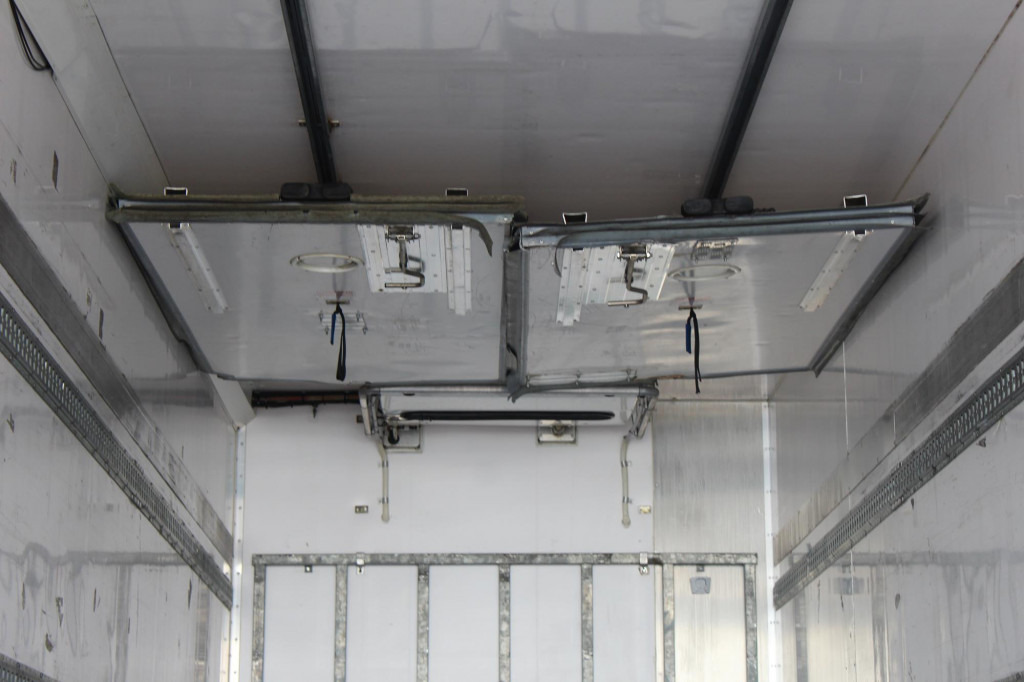 Volvo FM 420 E6 TK T-1200 Spect. Bi-Temp. Strom LBW TW - Camion frigorifique: photos 3 Volvo FM 420 E6 TK T-1200 Spect. Bi-Temp. Strom LBW TW - Camion frigorifique: photos 3