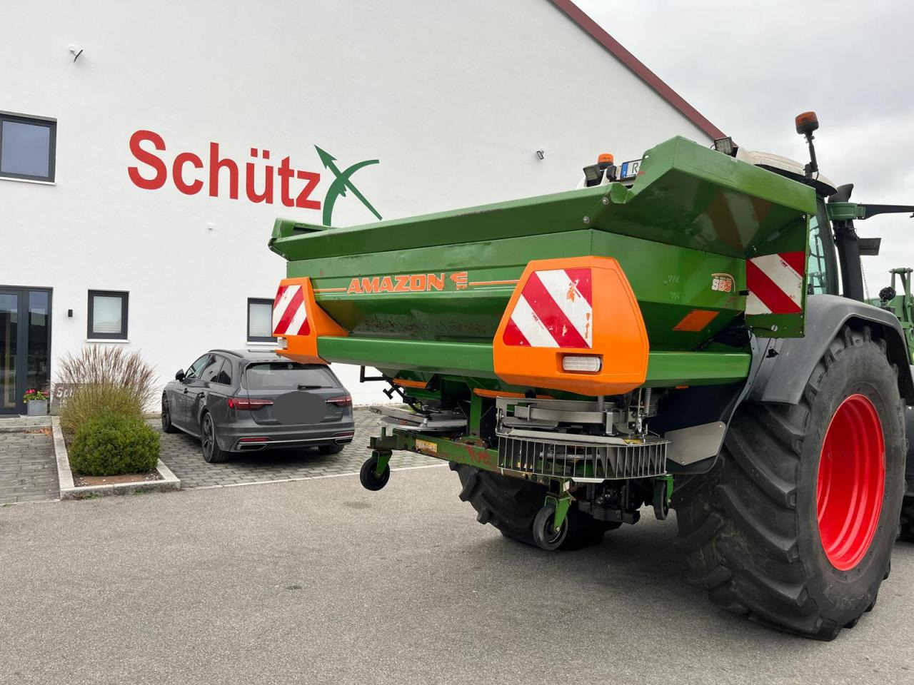 Amazone ZA-M 1501 Profis, Wiegestreuer, 2500 Liter - Distributeur d'engrais: photos 1 Amazone ZA-M 1501 Profis, Wiegestreuer, 2500 Liter - Distributeur d'engrais: photos 1