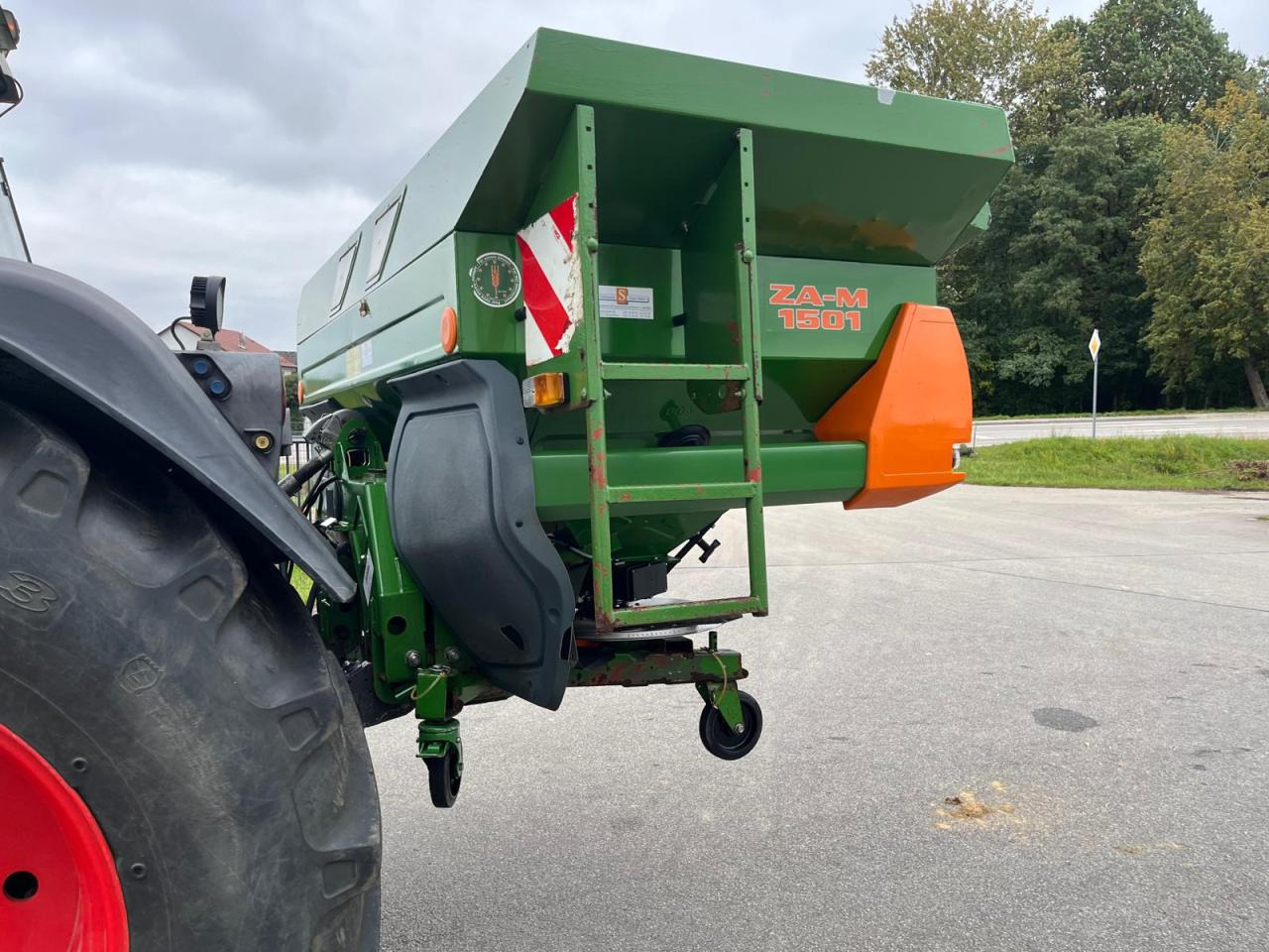 Amazone ZA-M 1501 Profis, Wiegestreuer, 2500 Liter - Distributeur d'engrais: photos 4 Amazone ZA-M 1501 Profis, Wiegestreuer, 2500 Liter - Distributeur d'engrais: photos 4