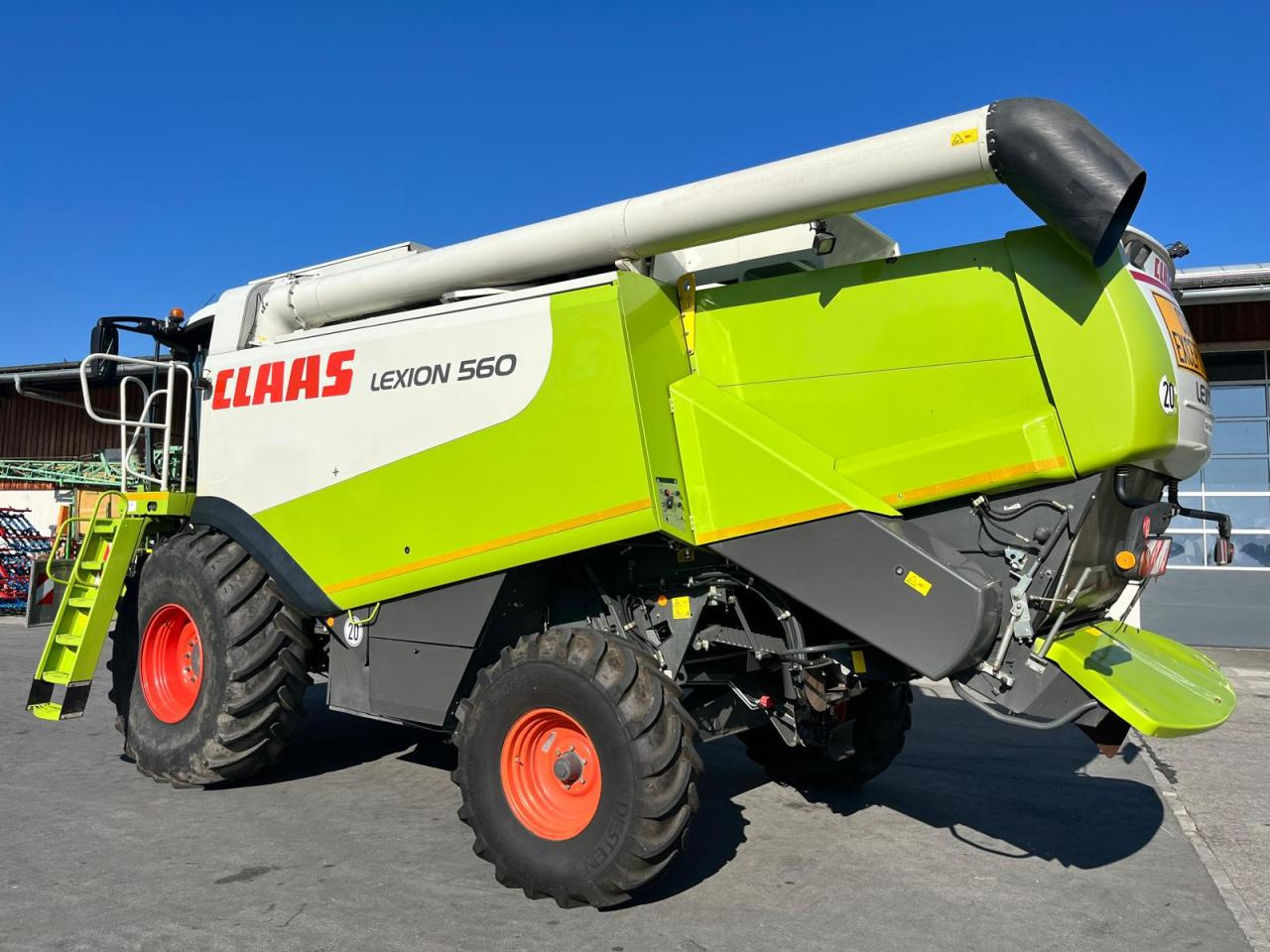 CLAAS Lexion 550 mit Schneidwerk V750, mit 3D, Baujahr 2009, guter gepflegter Zustand - Moissonneuse-batteuse: photos 3 CLAAS Lexion 550 mit Schneidwerk V750, mit 3D, Baujahr 2009, guter gepflegter Zustand - Moissonneuse-batteuse: photos 3