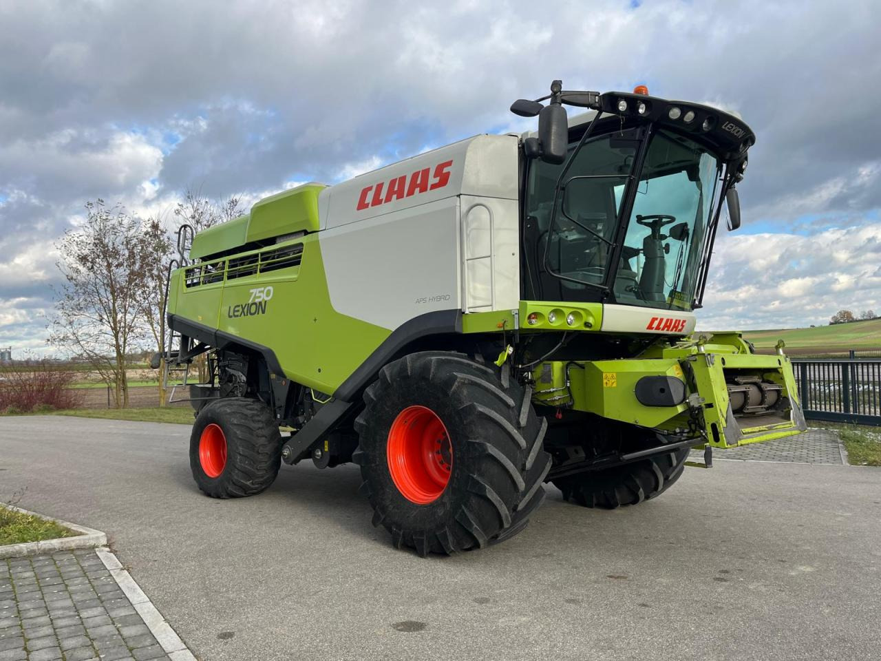 CLAAS Lexion 750 V-Kanal 3D, Baujahr 2017, 30kmh - Moissonneuse-batteuse: photos 5 CLAAS Lexion 750 V-Kanal 3D, Baujahr 2017, 30kmh - Moissonneuse-batteuse: photos 5
