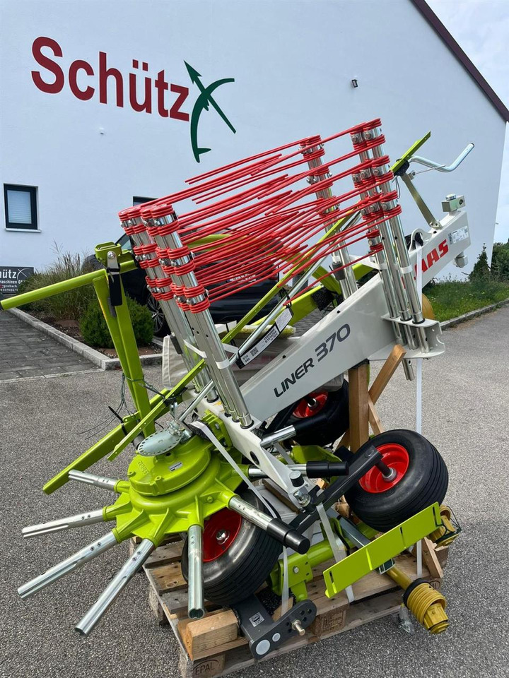 CLAAS Liner 370 Tandem / NEU und UNBENUTZT / Baujahr 202 - Faneuse: photos 2 CLAAS Liner 370 Tandem / NEU und UNBENUTZT / Baujahr 202 - Faneuse: photos 2