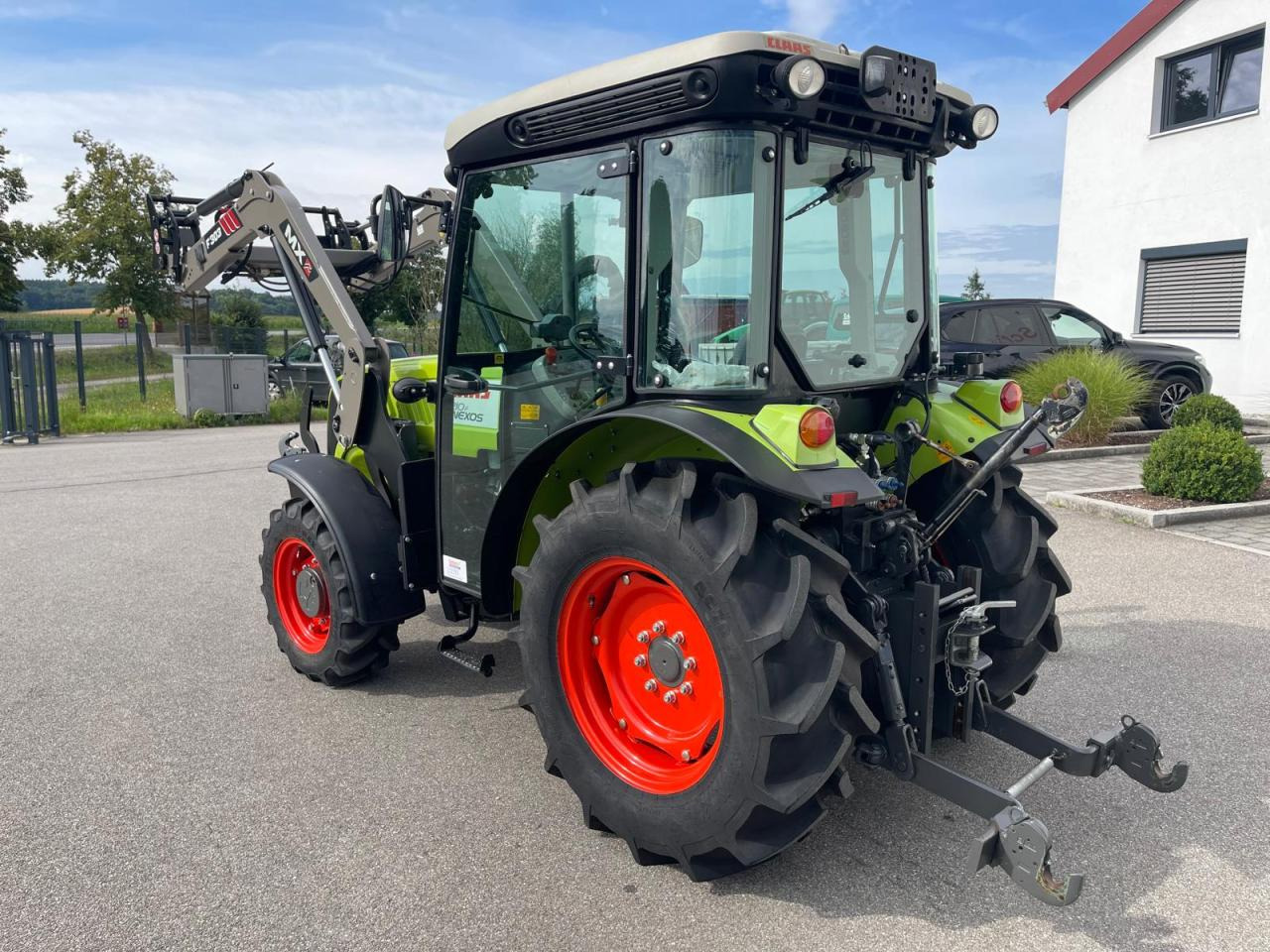 CLAAS Nexos 210, neuwertig, mit Frontlader und Frontzapfwelle, 236 Betriebsstunden - Tracteur agricole: photos 3 CLAAS Nexos 210, neuwertig, mit Frontlader und Frontzapfwelle, 236 Betriebsstunden - Tracteur agricole: photos 3