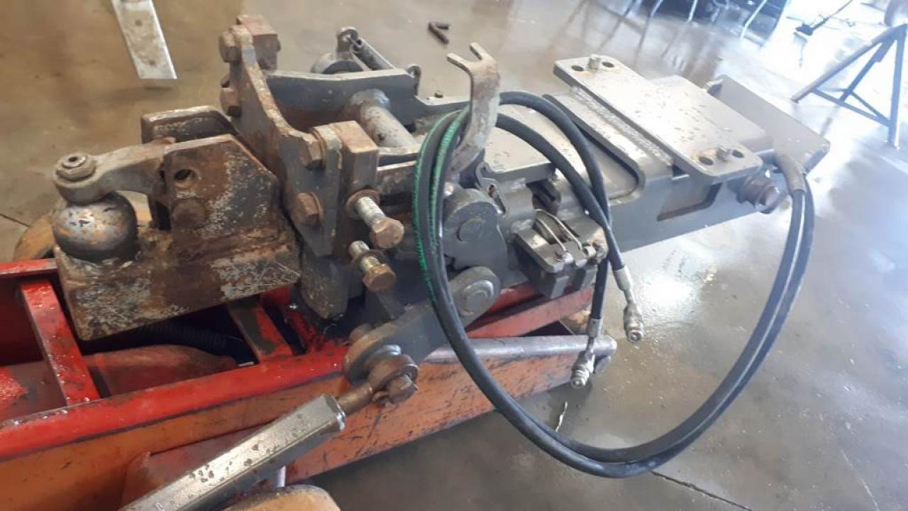 Fendt Hitch K80 ,Vario 718 - Attache rapide pour Tracteur agricole: photos 2 Fendt Hitch K80 ,Vario 718 - Attache rapide pour Tracteur agricole: photos 2