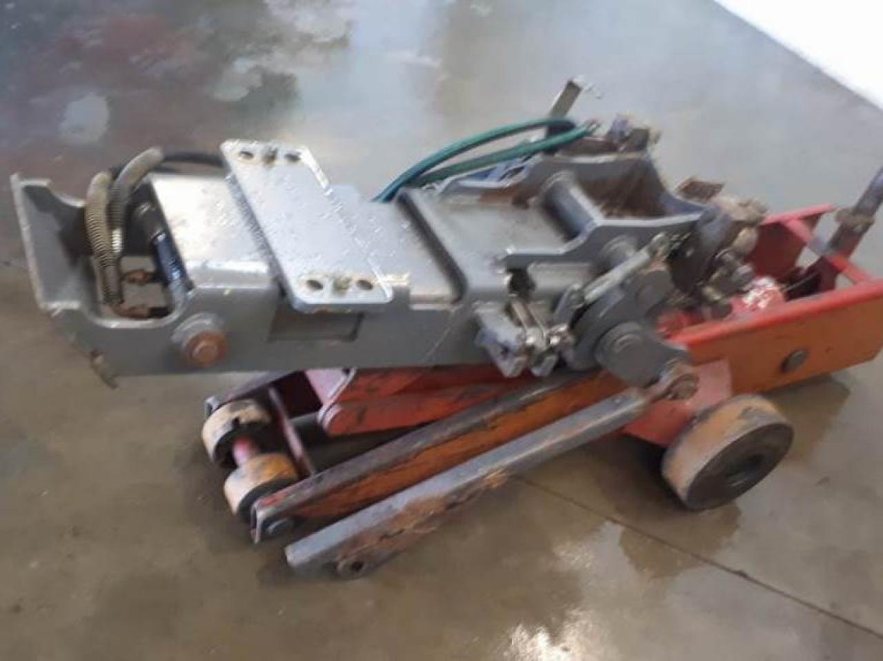 Fendt Hitch K80 ,Vario 718 - Attache rapide pour Tracteur agricole: photos 1 Fendt Hitch K80 ,Vario 718 - Attache rapide pour Tracteur agricole: photos 1
