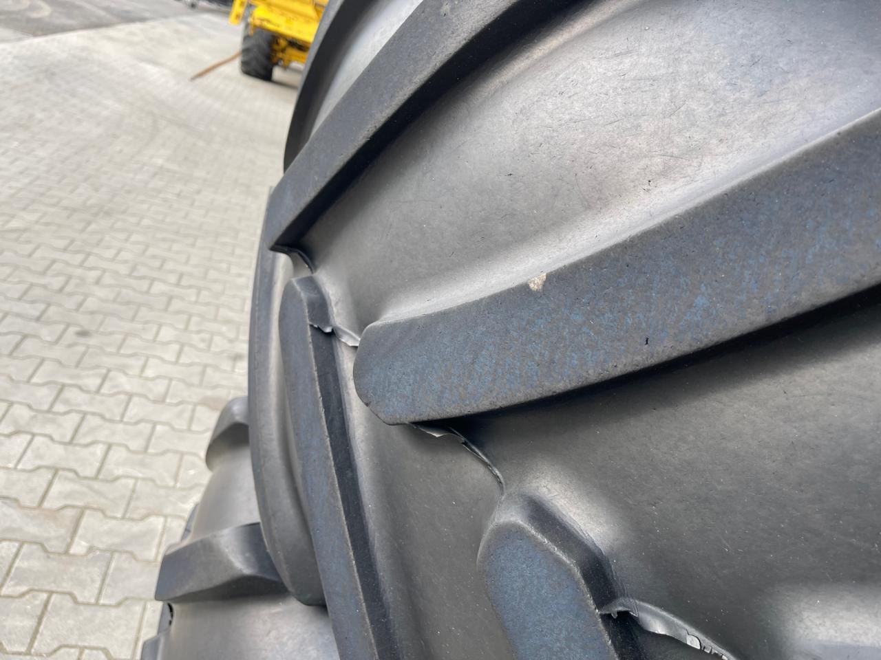 John Deere 6R250 Kompletträder 650/65 R42, Bridgestone, aus 2019 - Tracteur agricole: photos 5 John Deere 6R250 Kompletträder 650/65 R42, Bridgestone, aus 2019 - Tracteur agricole: photos 5