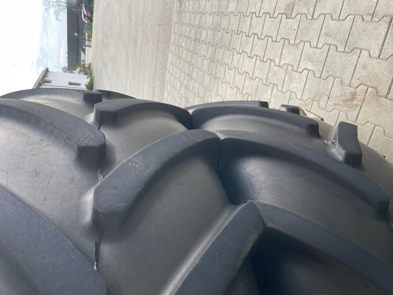 John Deere 6R250 Kompletträder 650/65 R42, Bridgestone, aus 2019 - Tracteur agricole: photos 4 John Deere 6R250 Kompletträder 650/65 R42, Bridgestone, aus 2019 - Tracteur agricole: photos 4
