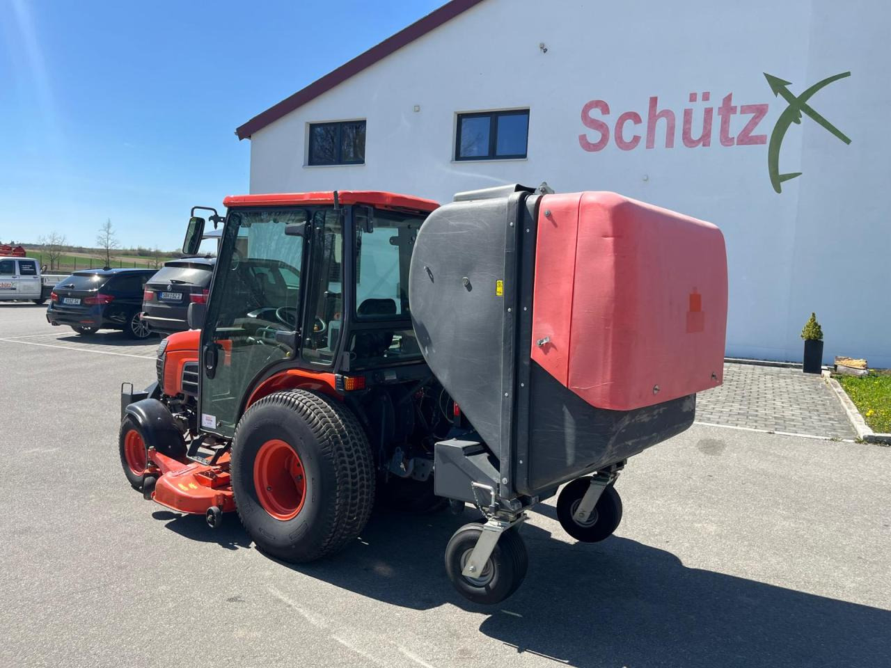 Kubota B3030 Grüngutbehälter Hochentlader - Motofaucheuse: photos 3 Kubota B3030 Grüngutbehälter Hochentlader - Motofaucheuse: photos 3