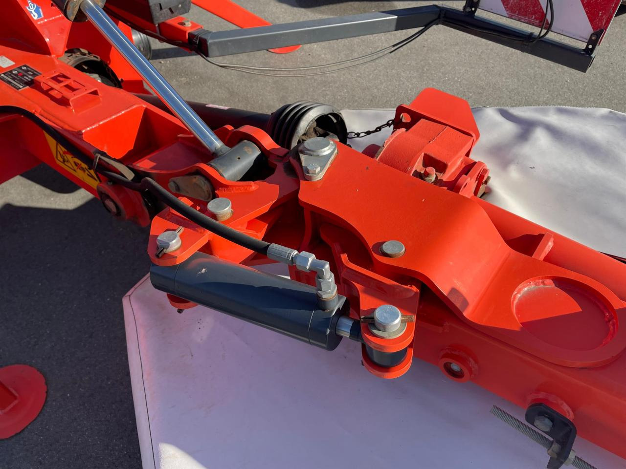 Kuhn GMD 8730 FF GMD 802F FF Mähkombination Mähwerk - Faucheuse: photos 4 Kuhn GMD 8730 FF GMD 802F FF Mähkombination Mähwerk - Faucheuse: photos 4