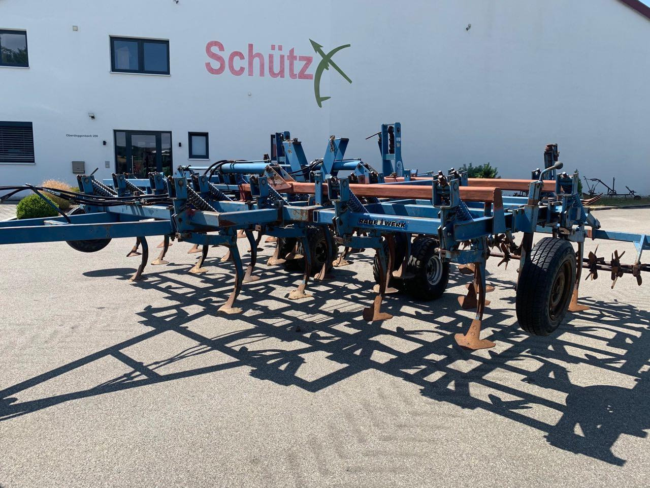 Rabe gezogener 4-balkiger Grubber mit Spatenrollegge - Bineuse: photos 1 Rabe gezogener 4-balkiger Grubber mit Spatenrollegge - Bineuse: photos 1