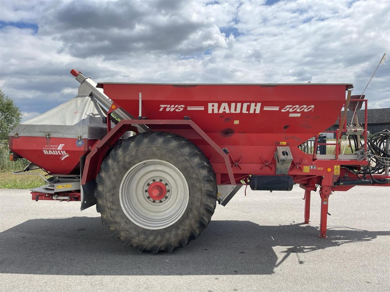 Distributeur d'engrais Rauch TWS 5000 Düngerwagen mit Deichsel-Lenkung mit Düngestreuer Axera H-EMC: photos 7