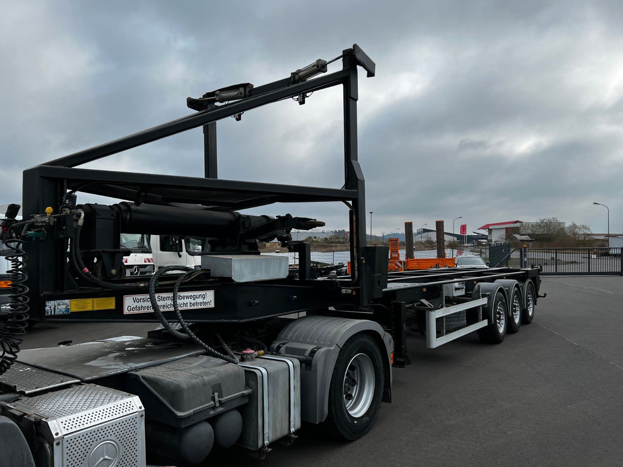 H&W 3- Achs Auflieger für Presscontainer H&W 3- Achs Auflieger für Presscontainer - Semi-remorque porte-conteneur/ Caisse mobile: photos 2 H&W 3- Achs Auflieger für Presscontainer H&W 3- Achs Auflieger für Presscontainer - Semi-remorque porte-conteneur/ Caisse mobile: photos 2