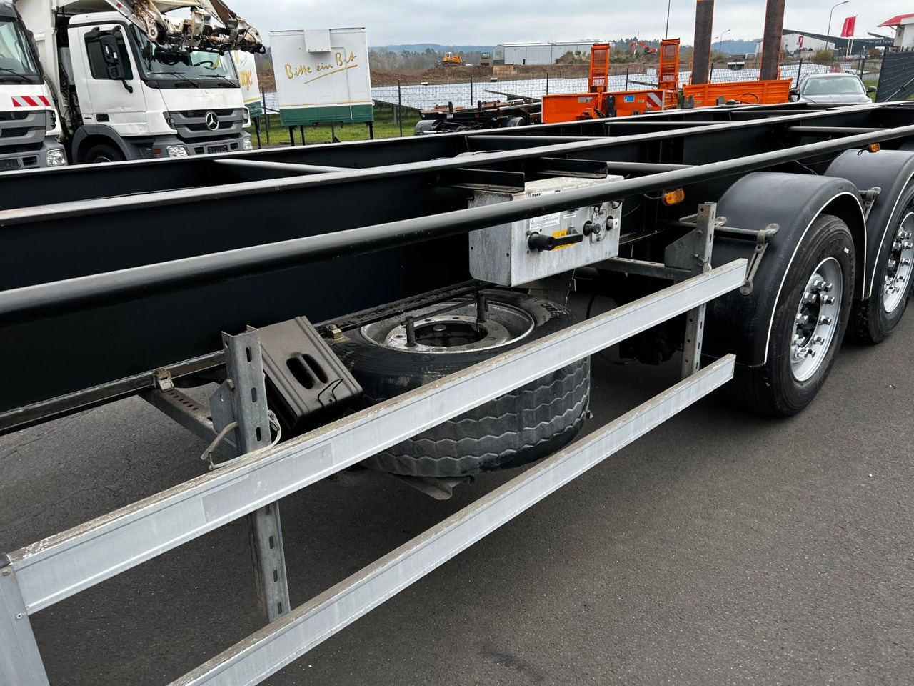 H&W 3- Achs Auflieger für Presscontainer H&W 3- Achs Auflieger für Presscontainer - Semi-remorque porte-conteneur/ Caisse mobile: photos 5 H&W 3- Achs Auflieger für Presscontainer H&W 3- Achs Auflieger für Presscontainer - Semi-remorque porte-conteneur/ Caisse mobile: photos 5