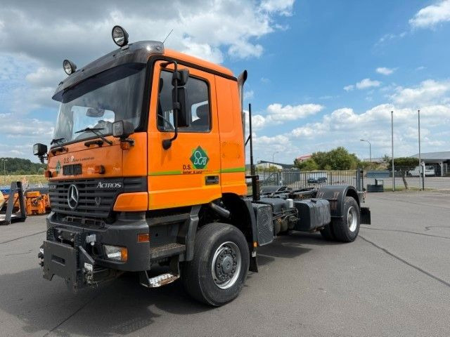 Mercedes-Benz Actros 2031 4x4 Hydraulik + Wechselsystem - Châssis cabine: photos 1 Mercedes-Benz Actros 2031 4x4 Hydraulik + Wechselsystem - Châssis cabine: photos 1