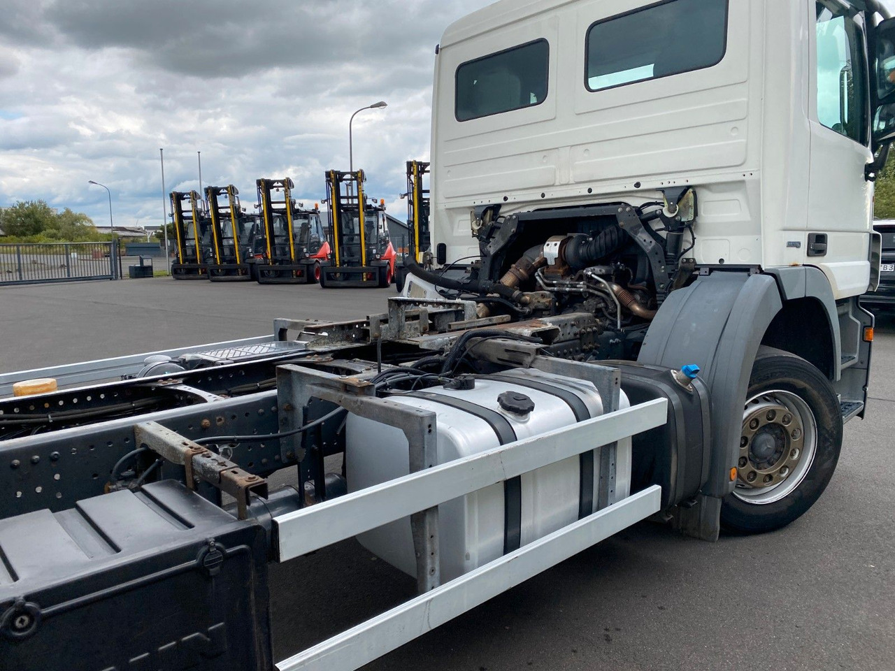 Mercedes-Benz Actros 2532 MP3 6x2 Hydraulik, 10 x am Lager Mercedes-Benz Actros 2532 MP3 6x2 Hydraulik, 10 x am Lager - Châssis cabine: photos 4 Mercedes-Benz Actros 2532 MP3 6x2 Hydraulik, 10 x am Lager Mercedes-Benz Actros 2532 MP3 6x2 Hydraulik, 10 x am Lager - Châssis cabine: photos 4
