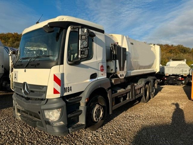 Mercedes-Benz Antos 2533 6x2 Seitenlader Euro 6 Mercedes-Benz Antos 2533 6x2 Seitenlader Euro 6 - Benne à ordures ménagères: photos 1 Mercedes-Benz Antos 2533 6x2 Seitenlader Euro 6 Mercedes-Benz Antos 2533 6x2 Seitenlader Euro 6 - Benne à ordures ménagères: photos 1