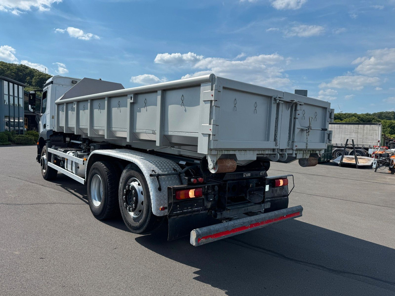 Mercedes-Benz Arocs 2535 6x2 Hiab XR 21S59 + Kranhydraulik - Camion ampliroll: photos 3 Mercedes-Benz Arocs 2535 6x2 Hiab XR 21S59 + Kranhydraulik - Camion ampliroll: photos 3