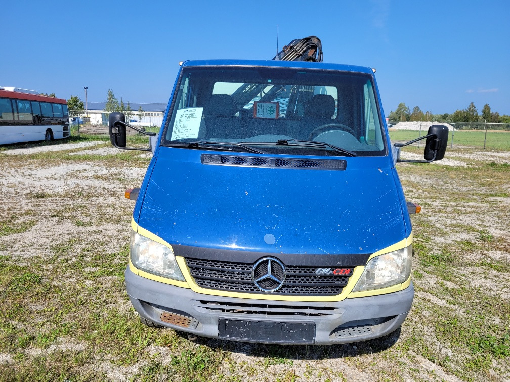 MERCEDES – BENZ SPRINTER 616CDI HIAB 027-2 Crane 10.2004 - Fourgon plateau: photos 3 MERCEDES – BENZ SPRINTER 616CDI HIAB 027-2 Crane 10.2004 - Fourgon plateau: photos 3