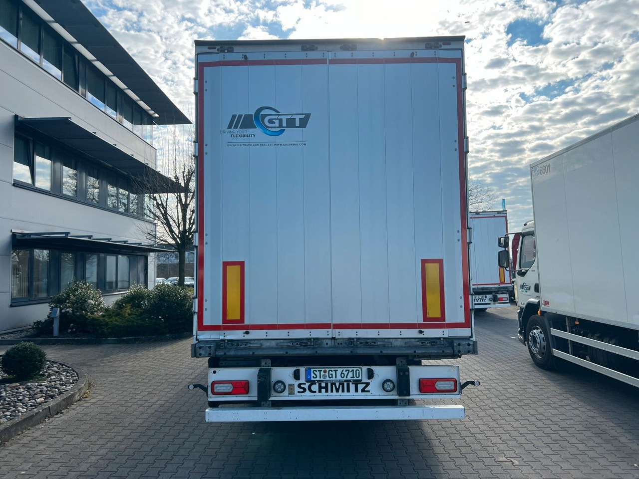 Schmitz Cargobull SKO 24 Isokoffer,Ab KW 46, Miete mögl. - Semi-remorque fourgon: photos 3 Schmitz Cargobull SKO 24 Isokoffer,Ab KW 46, Miete mögl. - Semi-remorque fourgon: photos 3