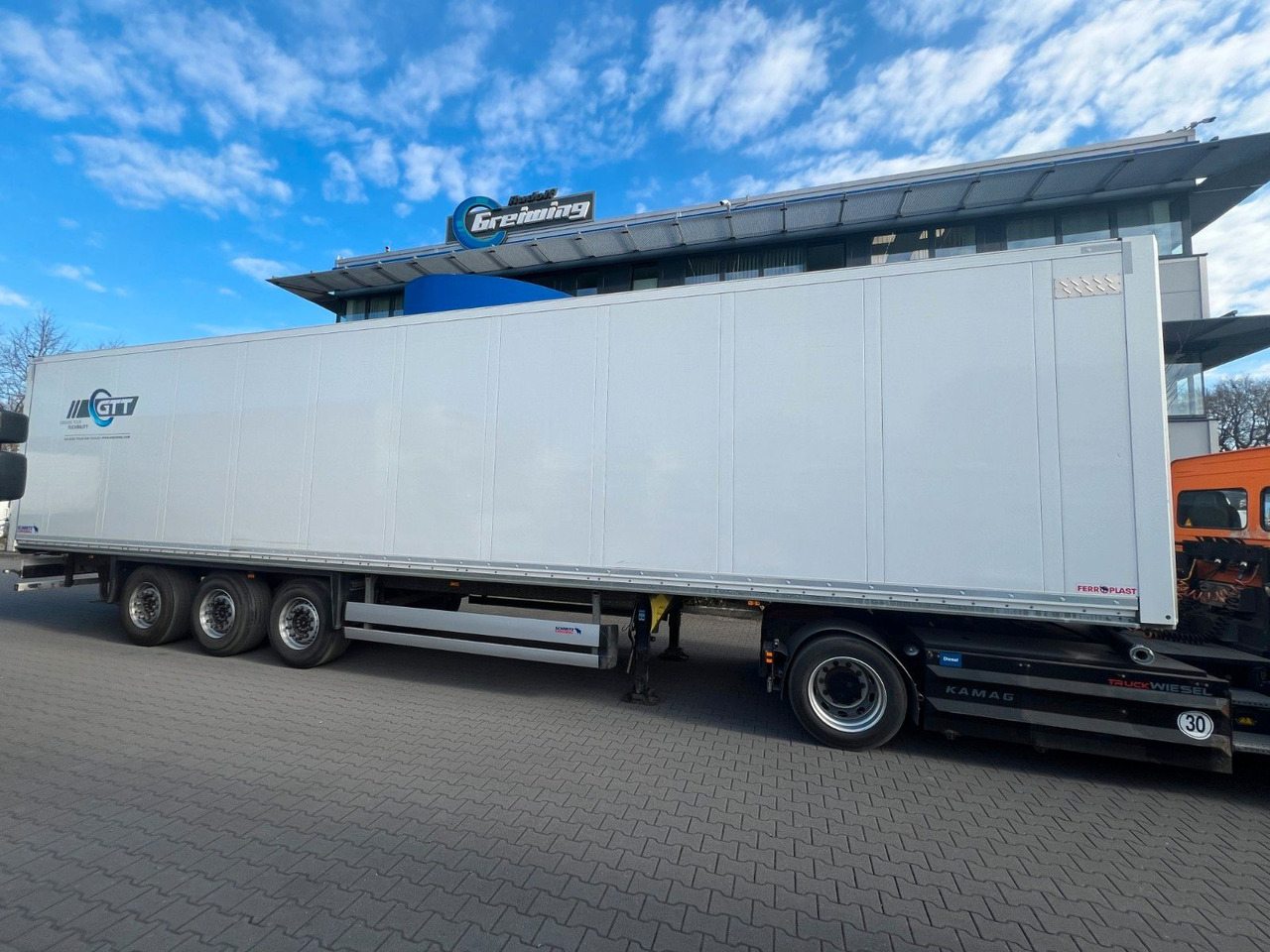 Schmitz Cargobull SKO 24 Isokoffer,Ab KW 46, Miete mögl. - Semi-remorque fourgon: photos 1 Schmitz Cargobull SKO 24 Isokoffer,Ab KW 46, Miete mögl. - Semi-remorque fourgon: photos 1