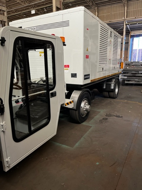 ASU Trilectron ASP250 - Équipement aéroportuaire: photos 1 ASU Trilectron ASP250 - Équipement aéroportuaire: photos 1