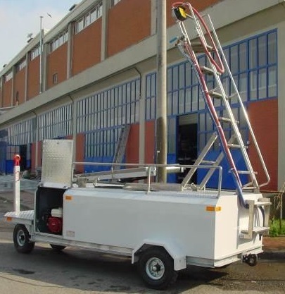Water Trailer DENGE TW-1200 - Équipement aéroportuaire: photos 2 Water Trailer DENGE TW-1200 - Équipement aéroportuaire: photos 2