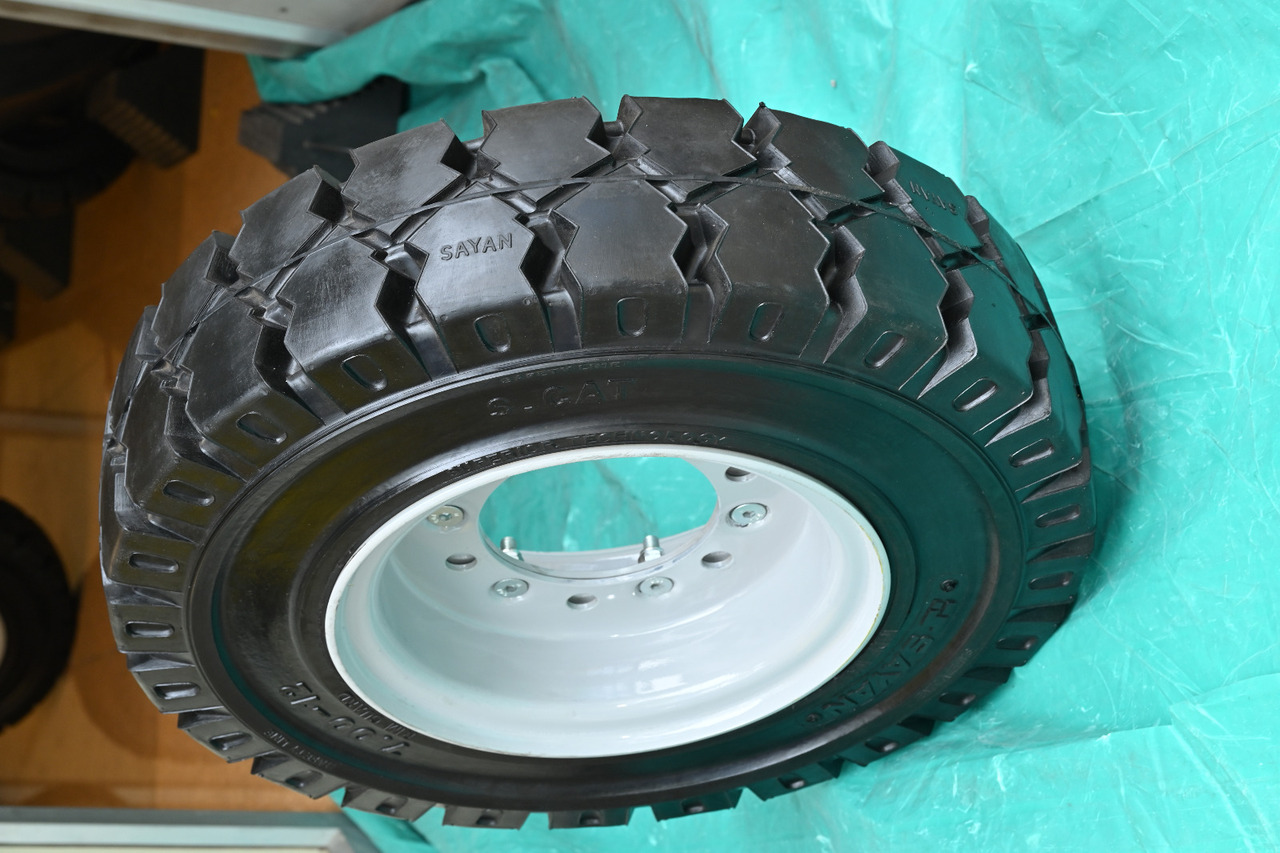 EuroSolid 6.50-10 - Pneu pour Tracteur à bagages: photos 2 EuroSolid 6.50-10 - Pneu pour Tracteur à bagages: photos 2