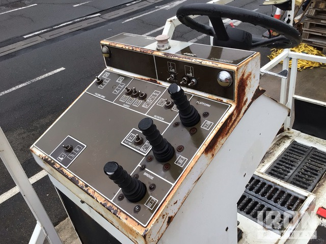 FMC loader Commander 15 Universal Main Deck - Chargeur de fret: photos 4 FMC loader Commander 15 Universal Main Deck - Chargeur de fret: photos 4