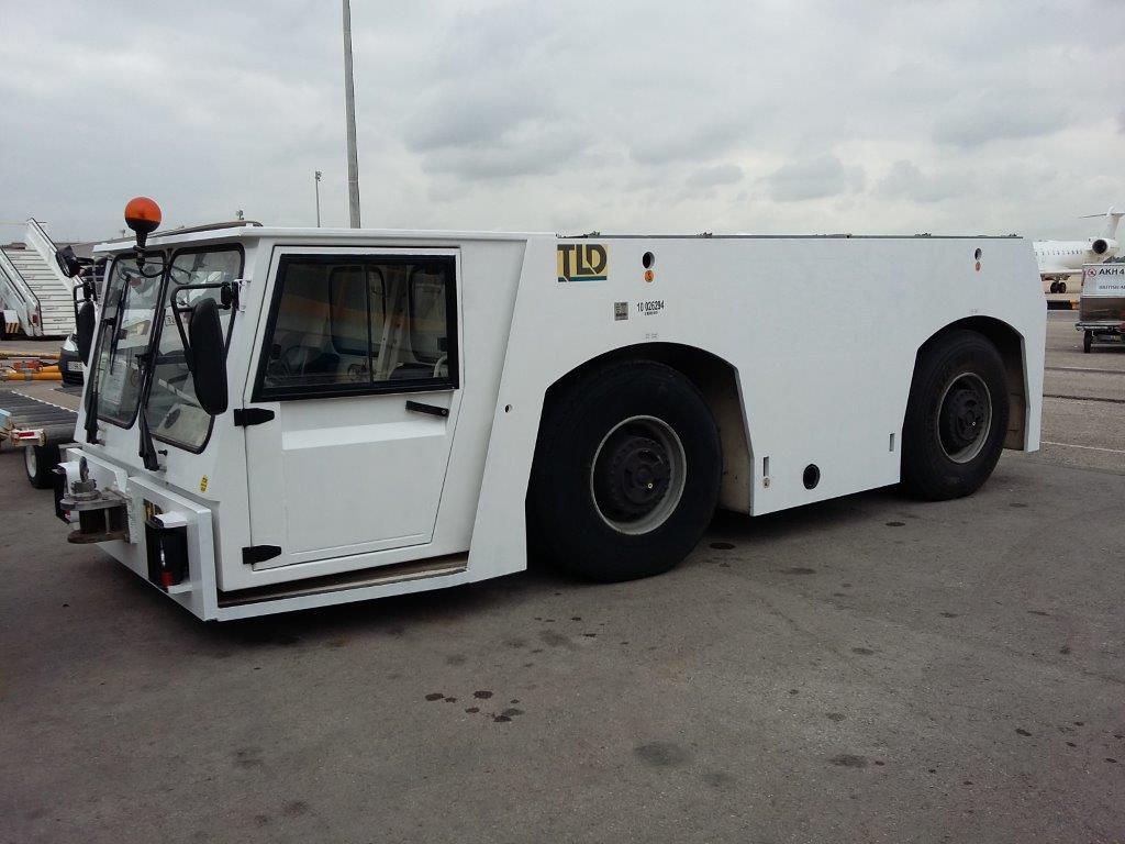 Pushback TLD TMX400-27 - Tracteur d'avions: photos 1 Pushback TLD TMX400-27 - Tracteur d'avions: photos 1