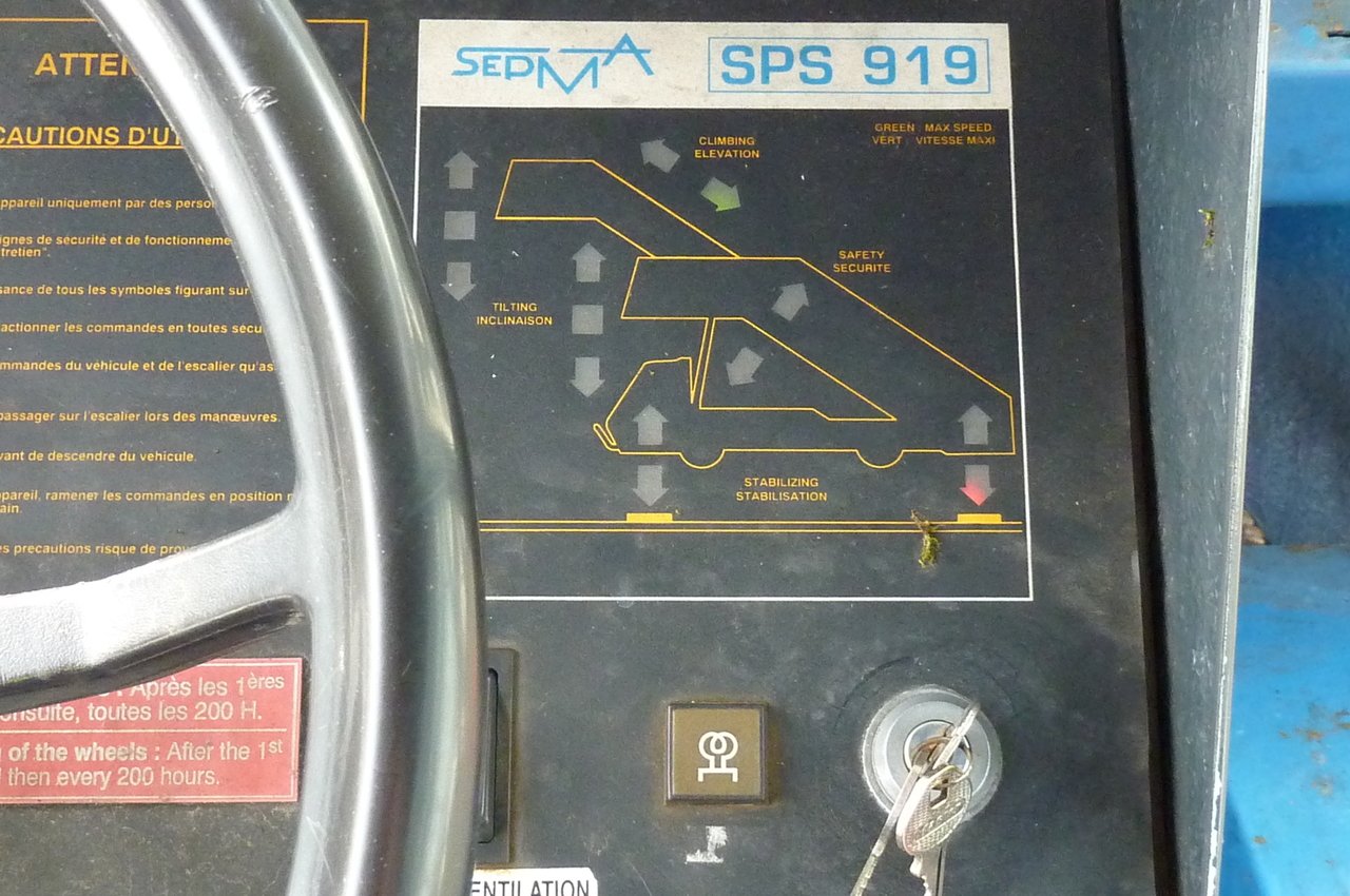 SOVAM Passenger Stairs 1.9 SPS - Escalier d'embarquement: photos 4 SOVAM Passenger Stairs 1.9 SPS - Escalier d'embarquement: photos 4