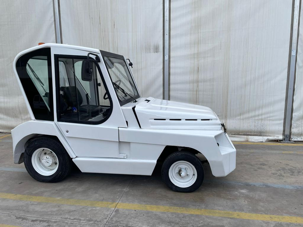 TLD TMX30 - Tracteur d'avions: photos 1 TLD TMX30 - Tracteur d'avions: photos 1